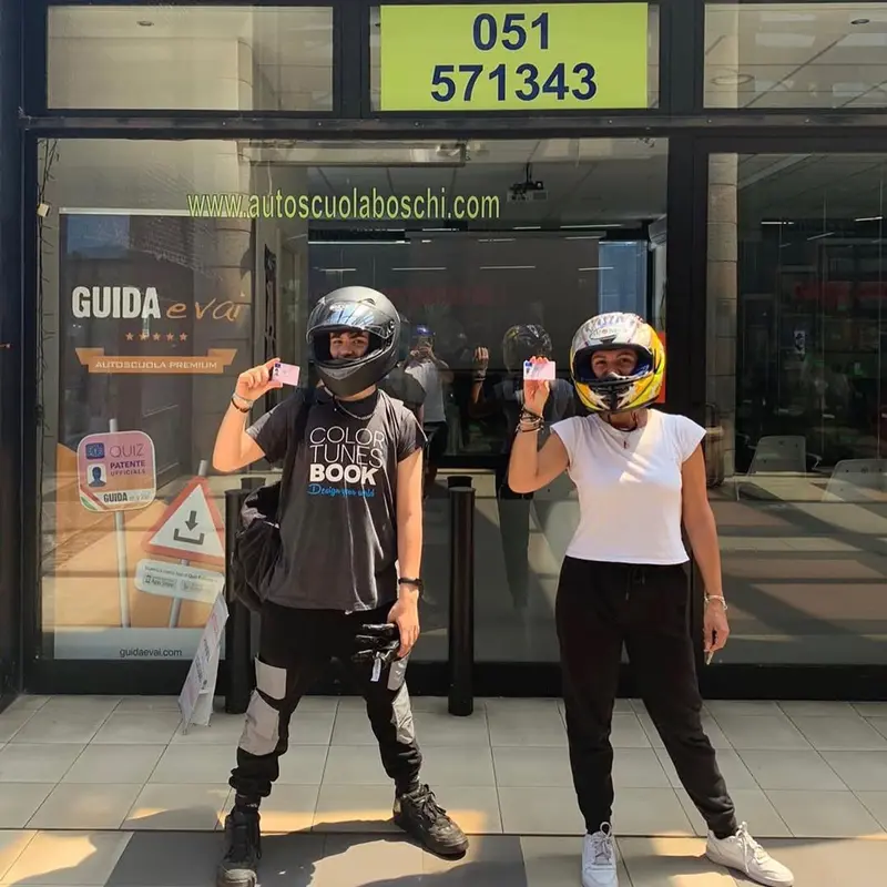 autoscuola-boschi-casalecchio-di-reno-neo-patentati-chi-siamo-4